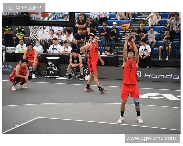 赛后分析:西安篮球队与广州篮球队实力对比及比赛亮点总结 赛后分析:西安篮球队与广州篮球队实力对比及比赛亮点总结